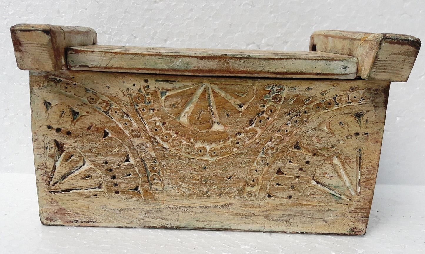 Antique Wooden Box Vintage Design Model 1