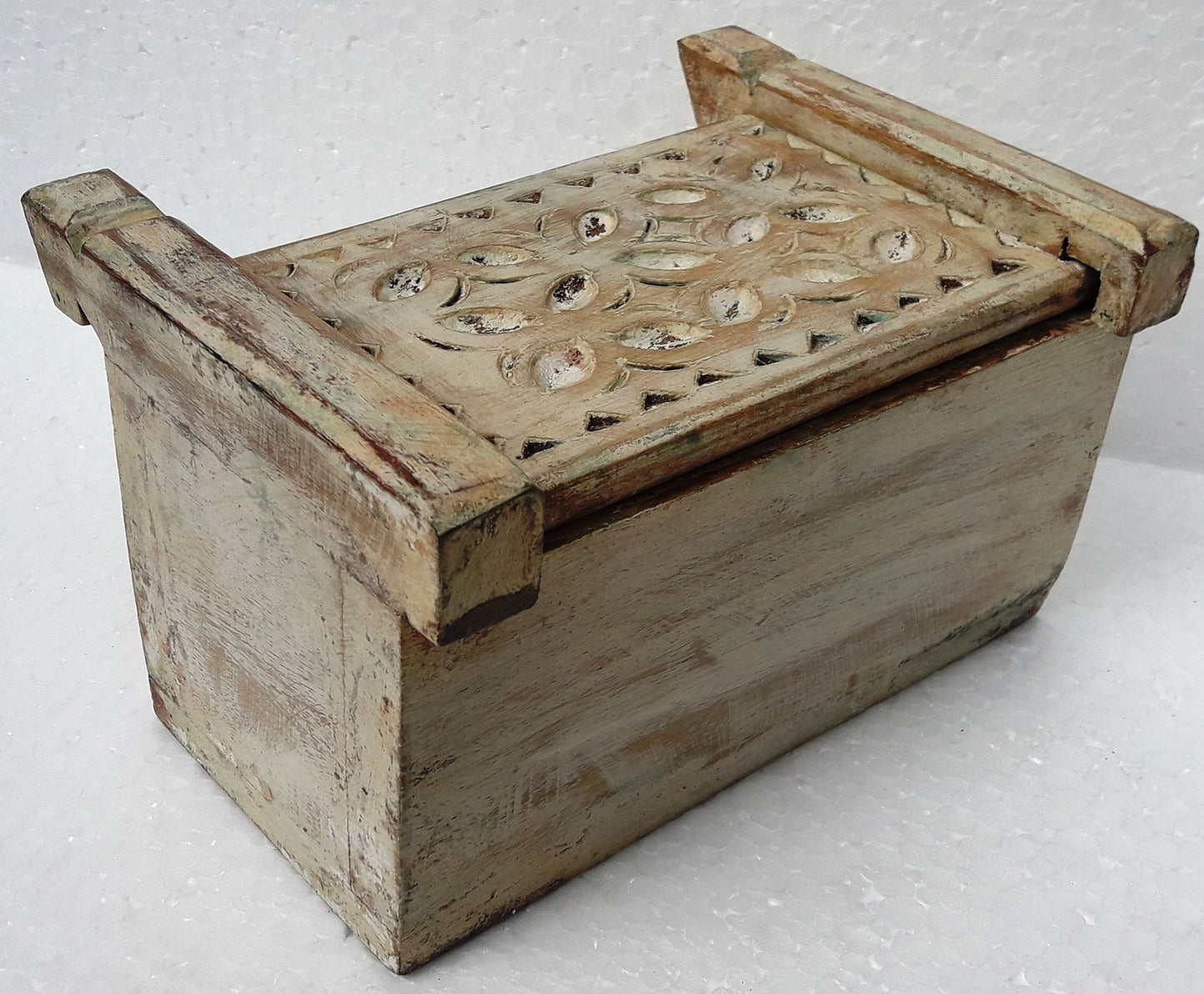 Antique Wooden Box Vintage Design Model 1