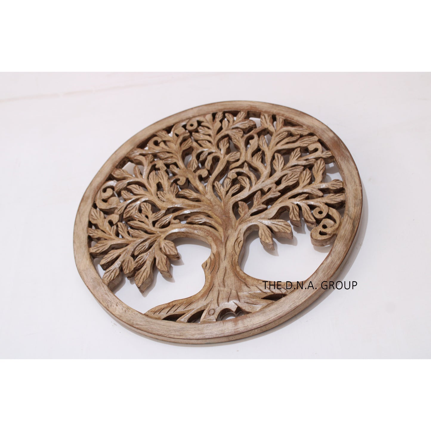 Wooden handcrafted elegant round shape tree design wall panel for home and office decoration art pieces