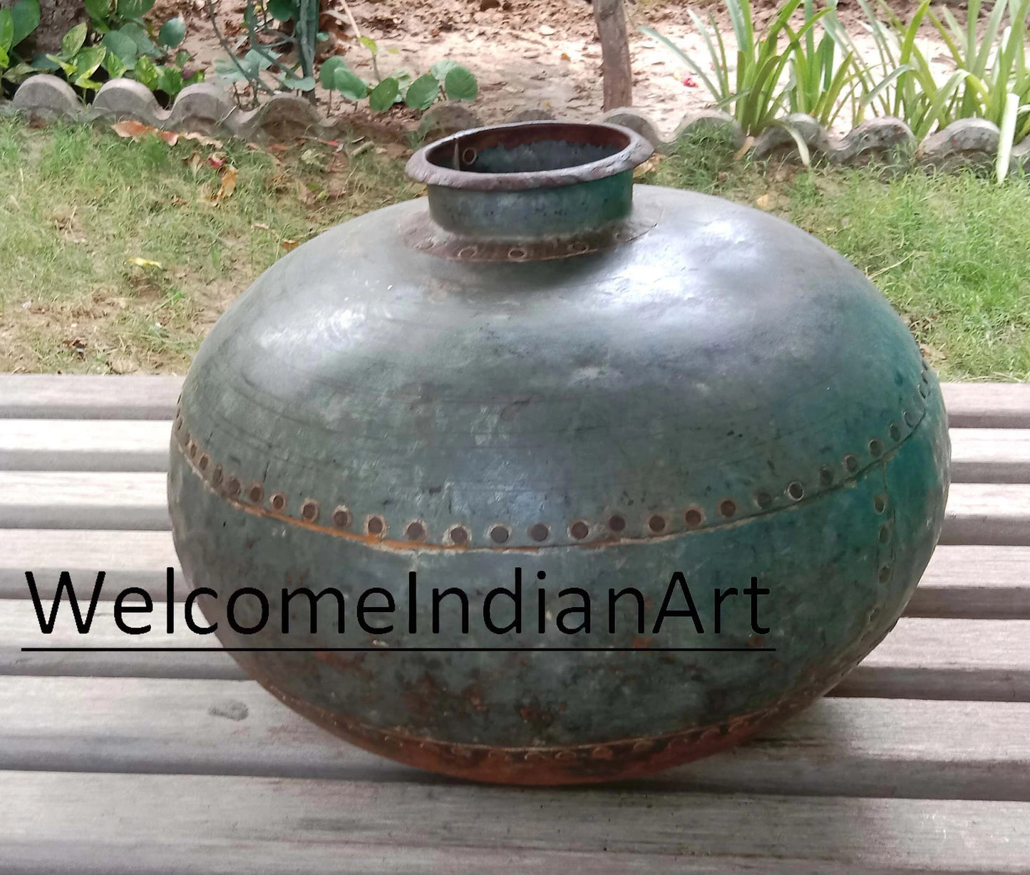 Vintage Iron Pot Rustic Decor & Styling for Gardens