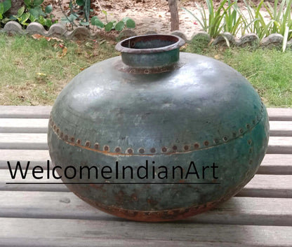 Vintage Iron Pot Rustic Decor & Styling for Gardens