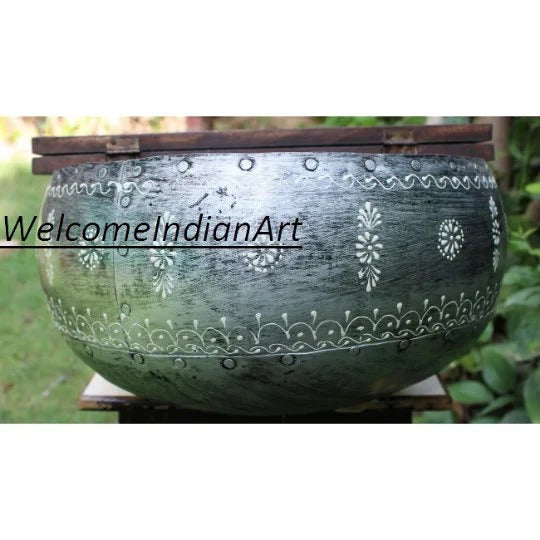 Vintage Iron Pot Rustic Decor & Styling for Gardens