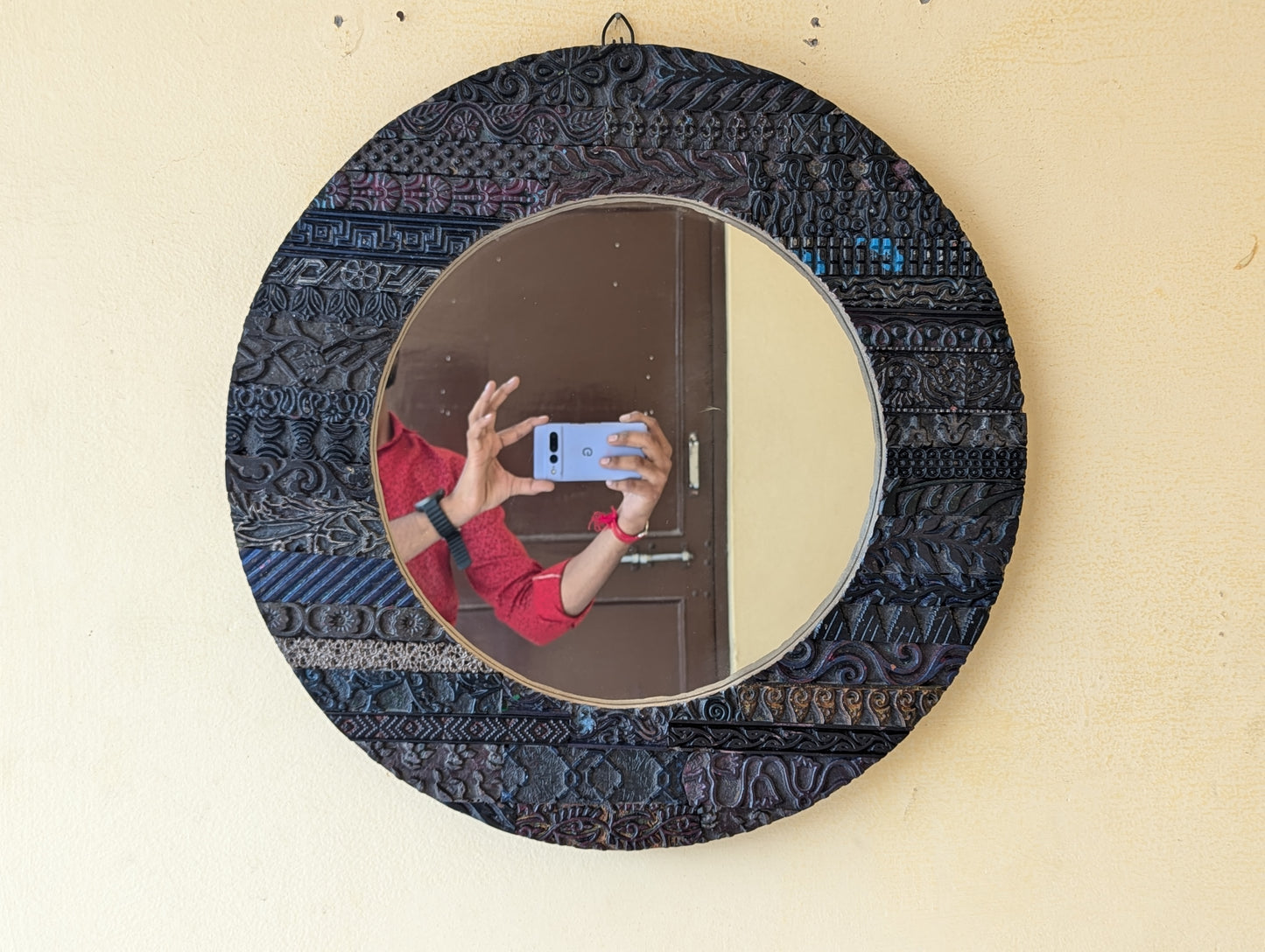 Handcrafted wooden round mirror for home and office wall hanging decoration, classy and stylish wall mounted gift idea