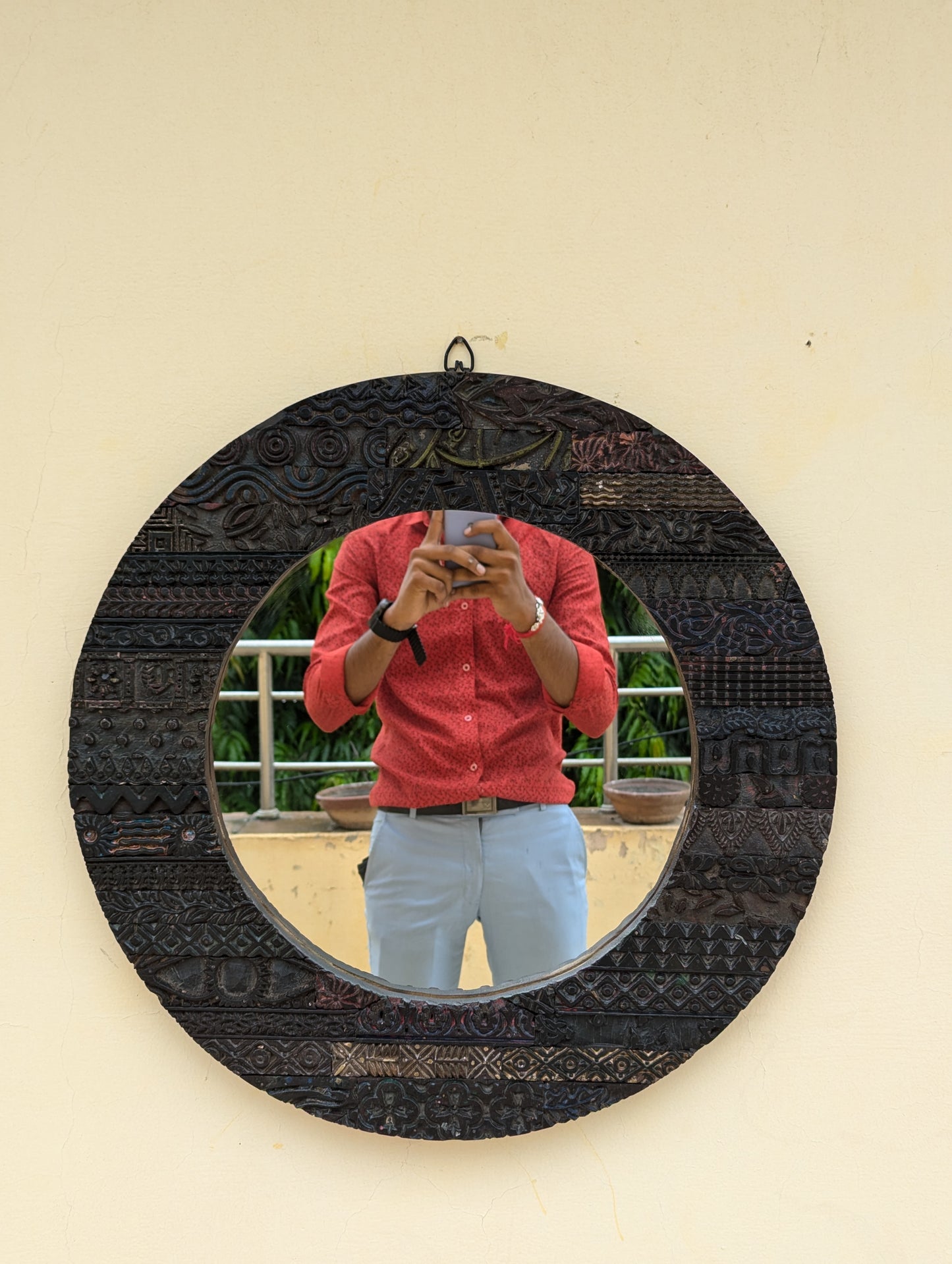 Handcrafted wooden round mirror for home and office wall hanging decoration, classy and stylish wall mounted gift idea