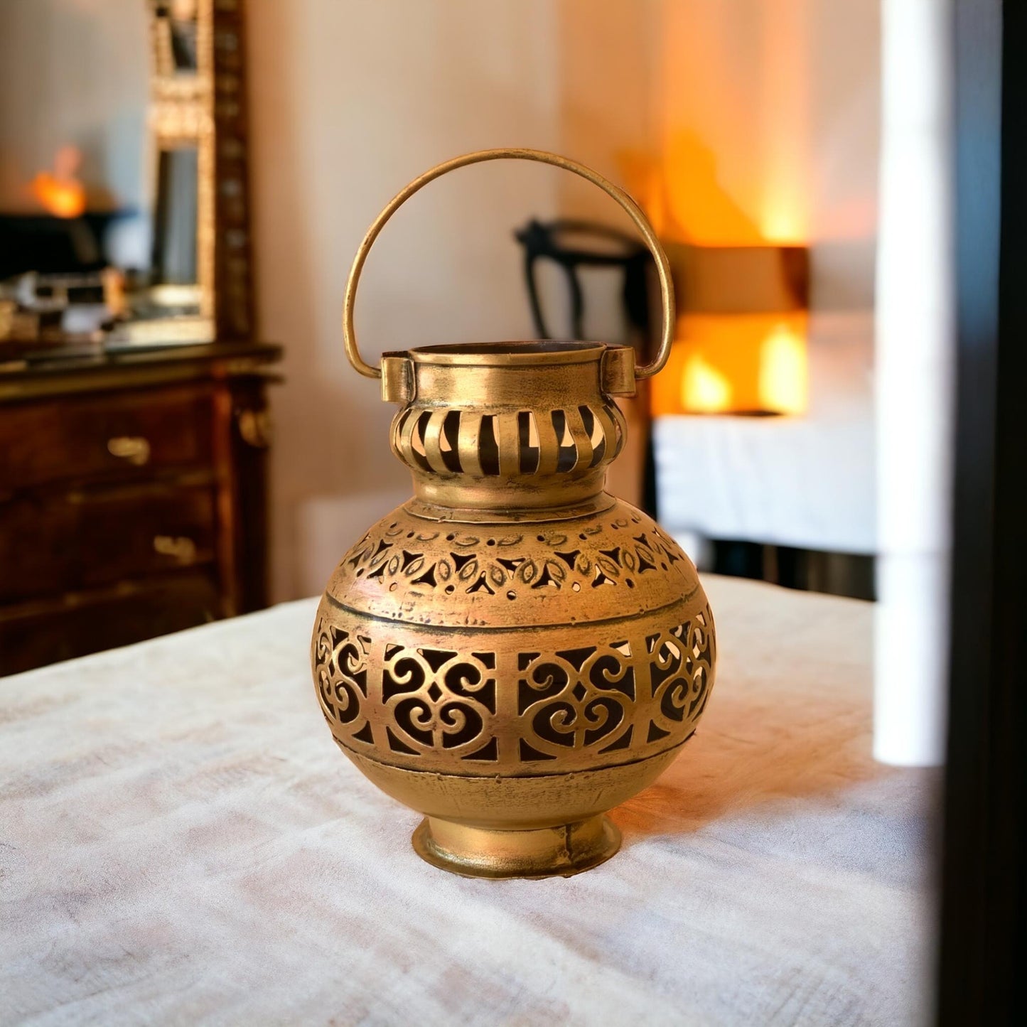 Golden Handcrafted Elegant Iron Tea Light