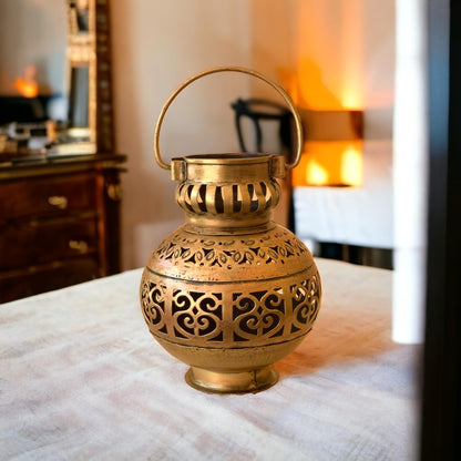 Golden Handcrafted Elegant Iron Tea Light