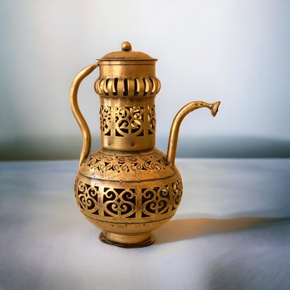 Golden Handcrafted Elegant Iron Tea Light