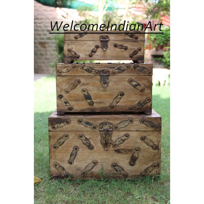 Old Wooden Box And Bowl Model 1