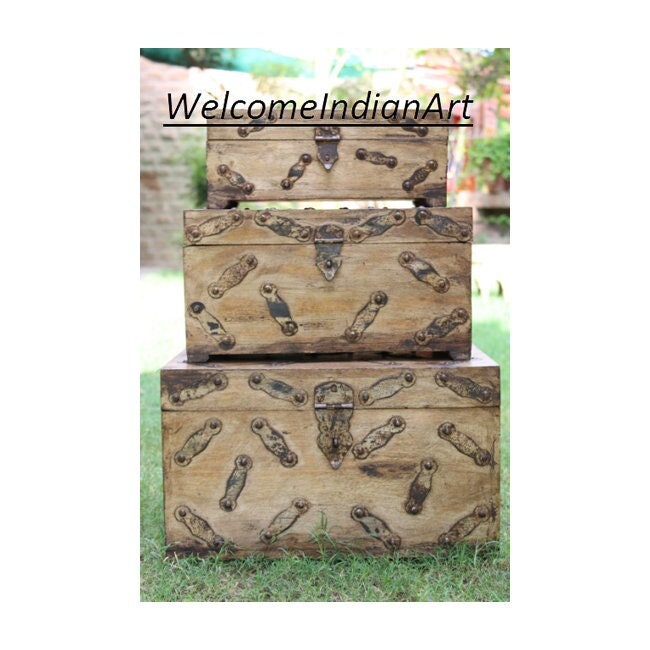 Old Wooden Box And Bowl Model 1