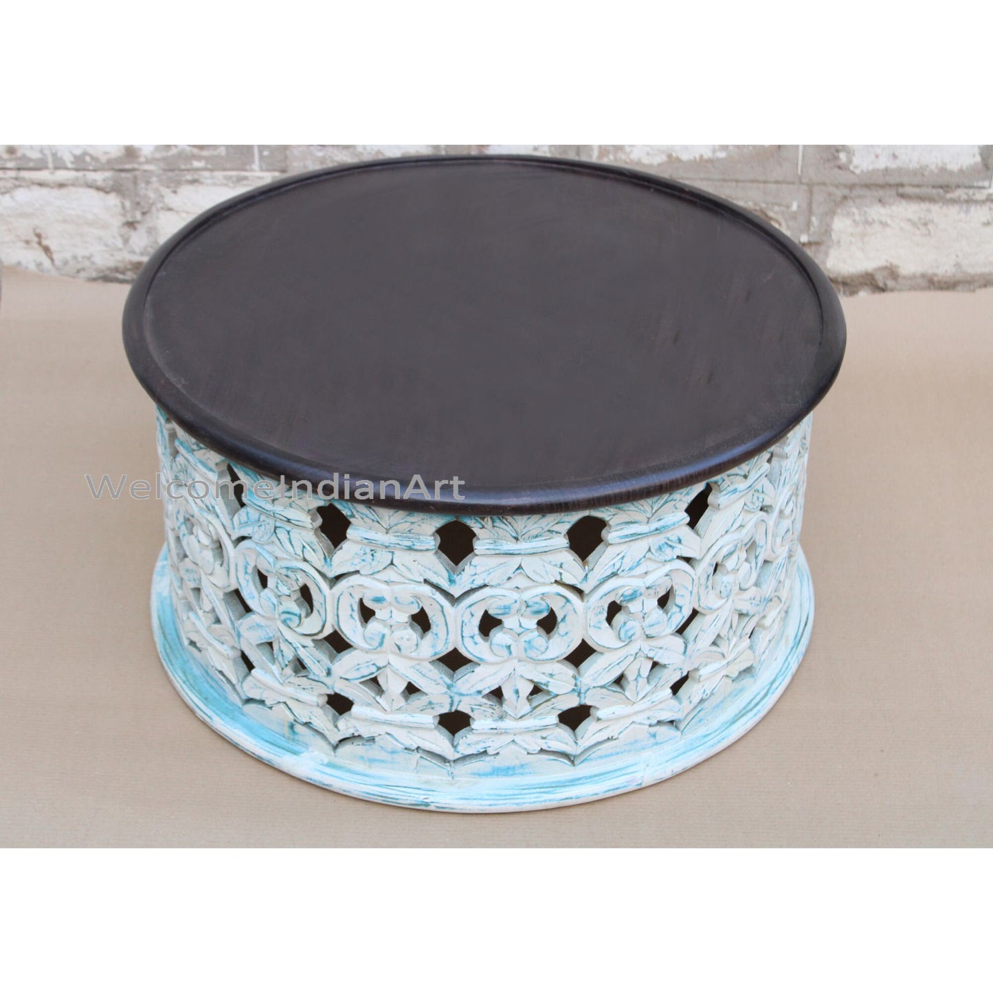 Round Wood Coffee Table 31"x31"x16"/ Living