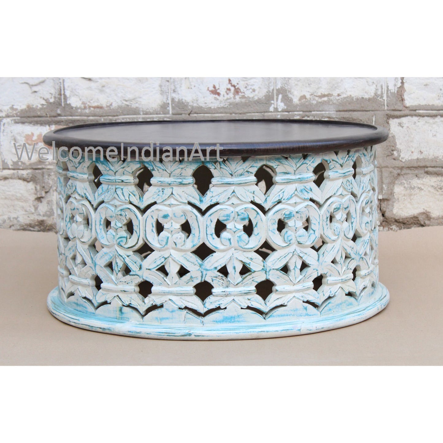 Round Wood Coffee Table 31"x31"x16"/ Living
