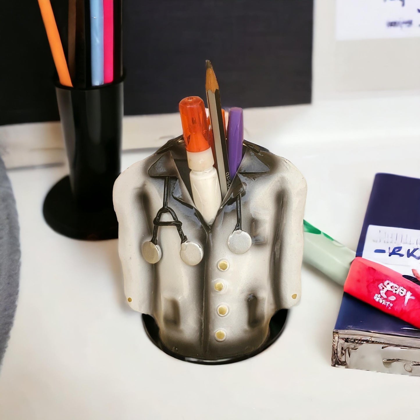 Elegant Handmade Iron Pen Holder Model 1